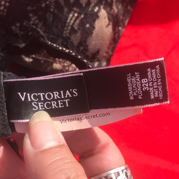 Victoria secret bombshell plunge bra - Picture 4 of 4